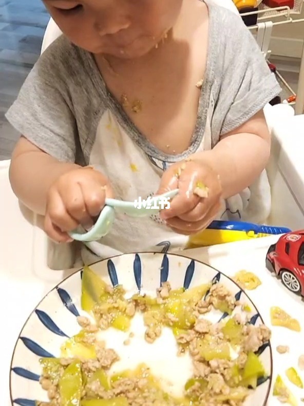 宝宝吃饭的游戏_小宝贝吃午餐游戏_小宝宝吃饭游戏