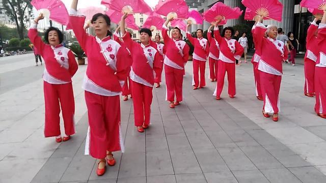 糖豆广场舞蹈教学_糖豆广场舞教学_广场舞教学糖豆视频大全