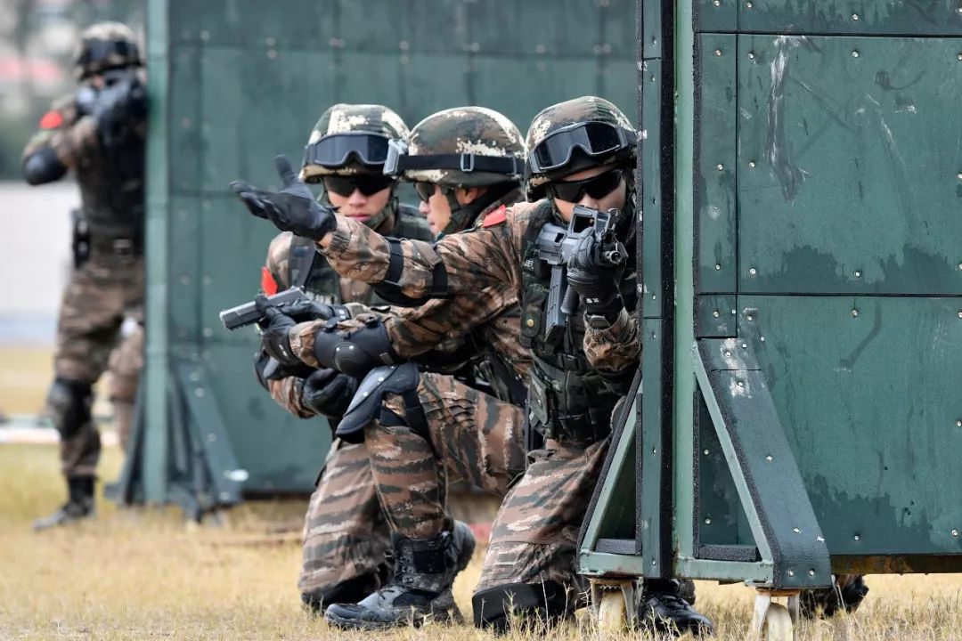 手机游戏好玩的战争游戏_游戏好玩战争手机版_最好玩的战争游戏手游