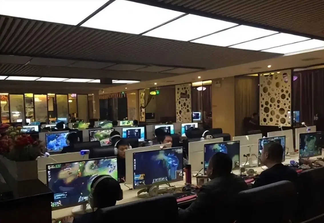 网吧游戏免费_真心网吧游戏手机_网吧互动游戏